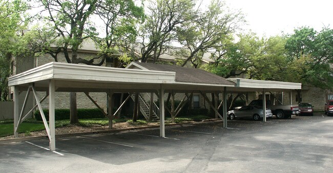 Columbia Oaks - Condo/Townhomes in Austin, TX - Building Photo - Other