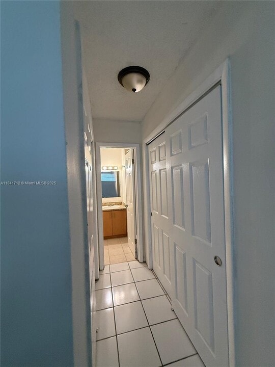 17001 NE 9th Ave in Miami, FL - Building Photo