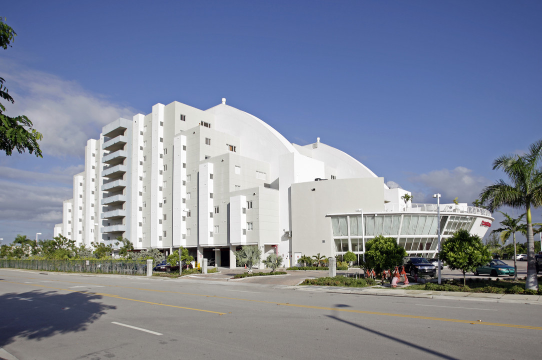 Nuvo Suites in Miami, FL - Building Photo