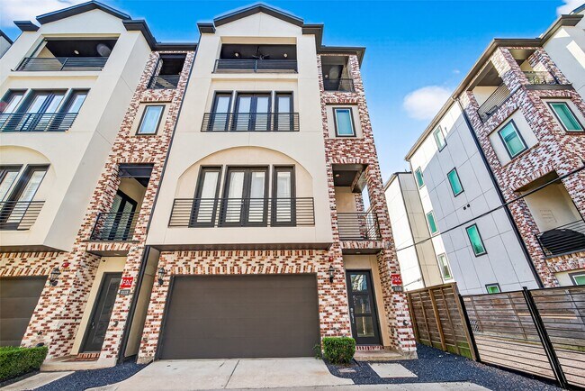 2116 Mason St in Houston, TX - Foto de edificio - Building Photo