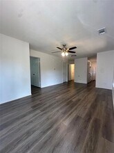 509 Central Ave, Unit A in Elgin, TX - Building Photo - Building Photo