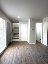 2401 Doreen St in Grand Prairie, TX - Foto de edificio - Building Photo