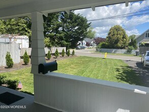 830 Old Farm Rd in Point Pleasant, NJ - Building Photo - Building Photo