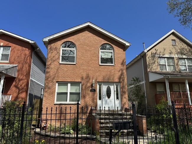 property at 1031 N Keeler Ave