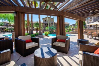 MAA Sky View in Gilbert, AZ - Foto de edificio - Building Photo