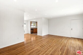 1235 N Harper Ave in West Hollywood, CA - Foto de edificio - Building Photo