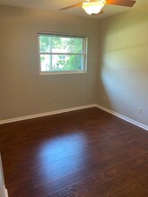 4627 NW 32nd Ave in Gainesville, FL - Foto de edificio - Building Photo