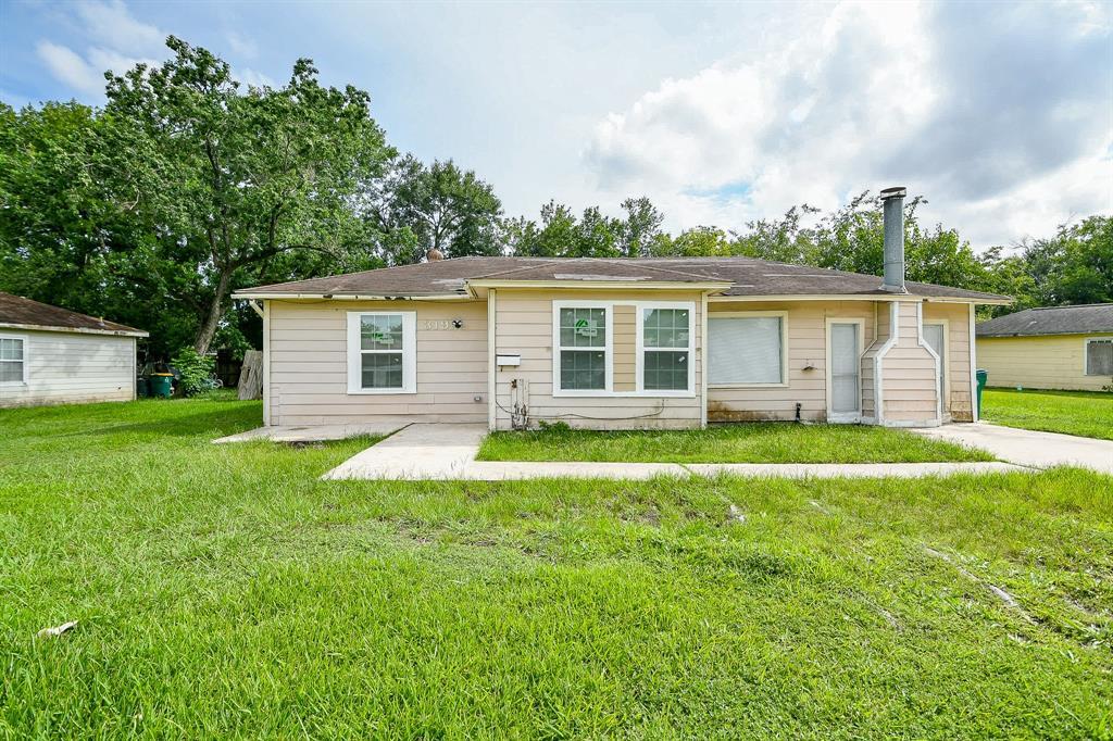 319 Rustic Dr in Pasadena, TX - Foto de edificio