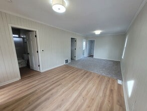 5716 Ovid Ave in Des Moines, IA - Building Photo - Building Photo