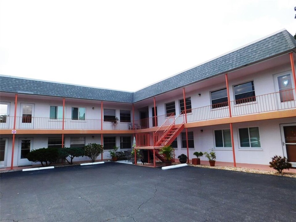 220 Park Blvd N in Venice, FL - Building Photo
