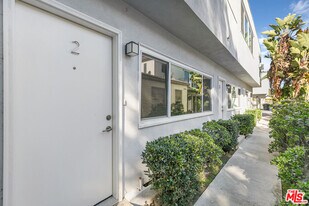 1323 11th St in Santa Monica, CA - Building Photo