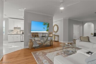 8310 Big Acorn Cir in Naples, FL - Building Photo - Building Photo
