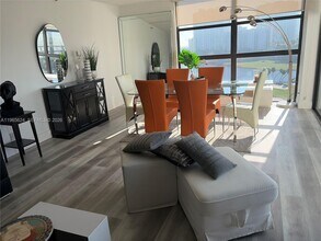 20355 NE 34th Ct in Aventura, FL - Building Photo - Building Photo