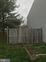 8320 Brookvale Ct in Springfield, VA - Building Photo