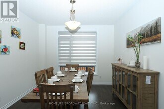 2 Rosanne Cir in Wasaga Beach, ON - Building Photo - Building Photo