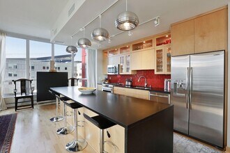 901 S 2nd St in Minneapolis, MN - Foto de edificio - Building Photo