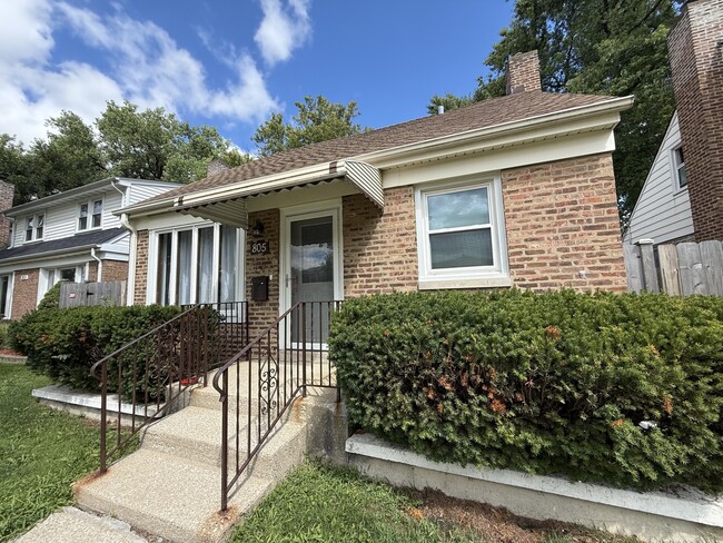 property at 805 Norfolk Ave