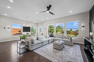 717 Morris St in Houston, TX - Foto de edificio - Building Photo