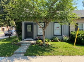 246 Forest Ave in Hamilton, ON - Building Photo