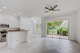 402 Commons Way in Palm Beach Gardens, FL - Foto de edificio - Building Photo