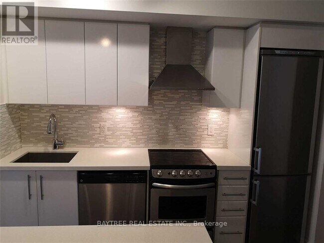 58 Orchard View Blvd in Toronto, ON - Building Photo - Building Photo