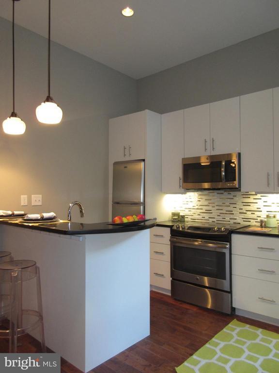 126 S 16th St in Philadelphia, PA - Building Photo - Building Photo