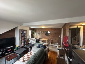 60 Atherton St in Somerville, MA - Foto de edificio - Building Photo