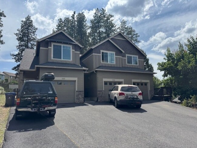 property at 471 SW Garfield Ave