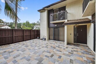 3579 Cocoplum Cir in Coconut Creek, FL - Foto de edificio - Building Photo