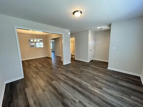 144 Sunny Pt Lp in Central, SC - Building Photo - Building Photo