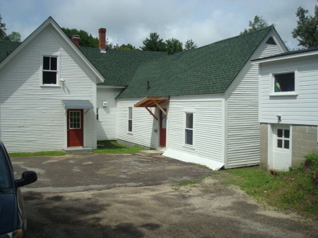 65 Langdon St in Plymouth, NH - Building Photo