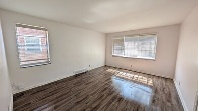 5825 Sunshine Dr, Unit Unit 1E in St. Louis, MO - Building Photo - Building Photo