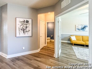 7427 Valle Msn in Boerne, TX - Building Photo - Building Photo