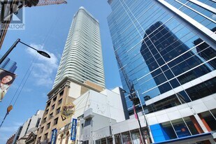 197 Yonge St in Toronto, ON - Building Photo