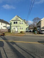 621 Springfield St in Chicopee, MA - Building Photo