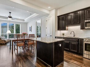 102 Bella Toscana Ave in Lakeway, TX - Building Photo - Building Photo