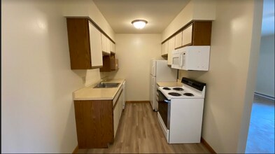 916 Kings Rd in Schenectady, NY - Building Photo - Building Photo