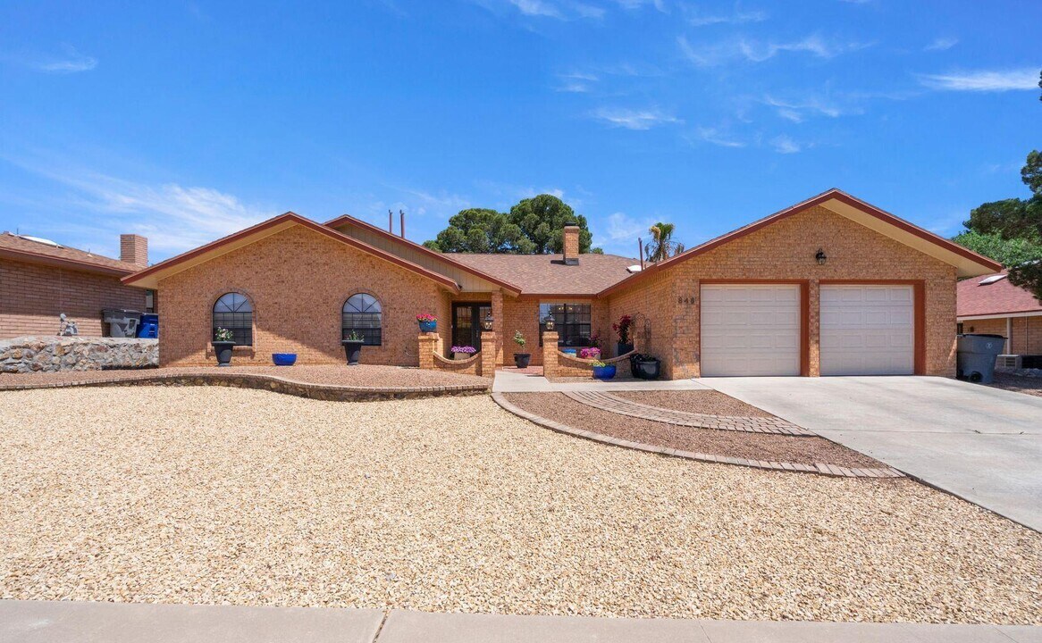 848 Brisa Del Mar Dr in El Paso, TX - Building Photo