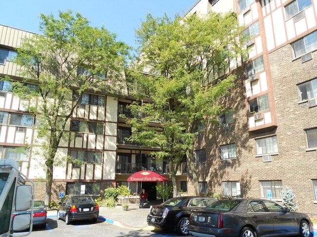 2 Elmwood Park Dr, Unit Suite 512