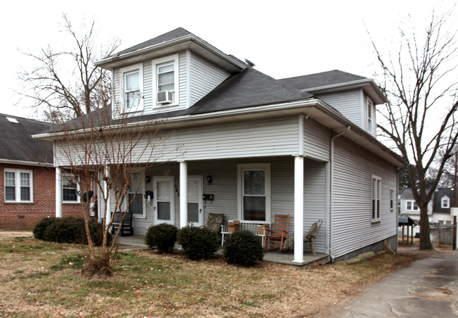 405 N Spring St in Greensboro, NC - Foto de edificio - Building Photo