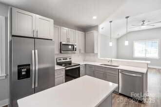 6231 Rockwell Blvd in Charlotte, NC - Building Photo - Building Photo