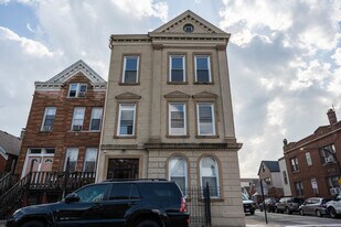 2031 W 23rd St in Chicago, IL - Building Photo