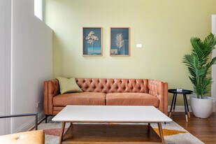 1243 W Madison St in Chicago, IL - Building Photo