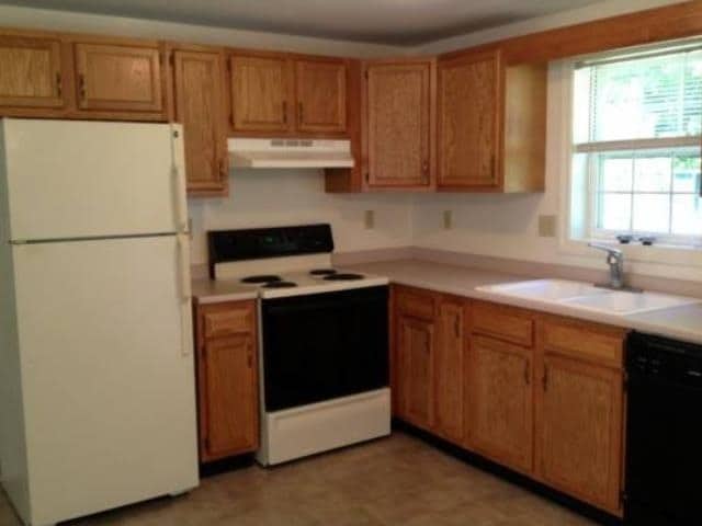 125 A Sullivan St in Berwick, ME - Foto de edificio - Building Photo