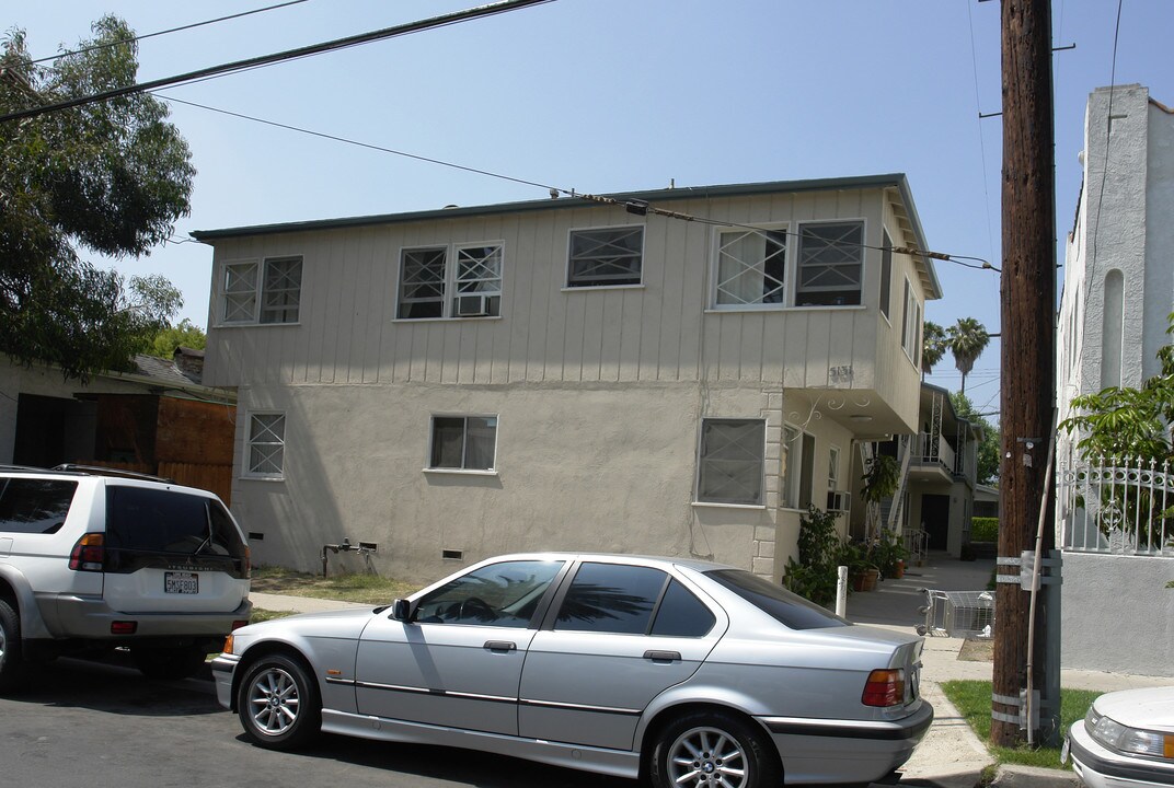 5131 Clinton St in Los Angeles, CA - Building Photo