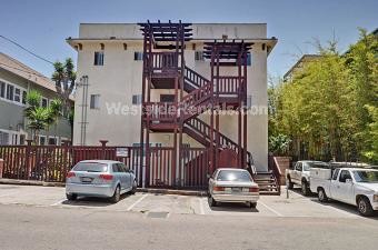 Breeze Avenue Apartments in Venice, CA - Building Photo