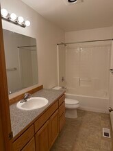 1015 N Baker Ave in East Wenatchee, WA - Building Photo - Building Photo