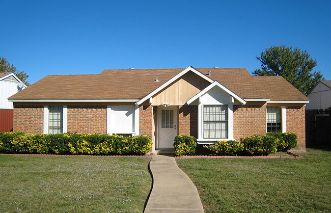 property at 2406 High Hollow Dr