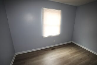 1815 Paisley Ave in Fayetteville, NC - Foto de edificio - Building Photo