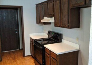 1325 Pennington Ave in Edmond, OK - Building Photo - Building Photo